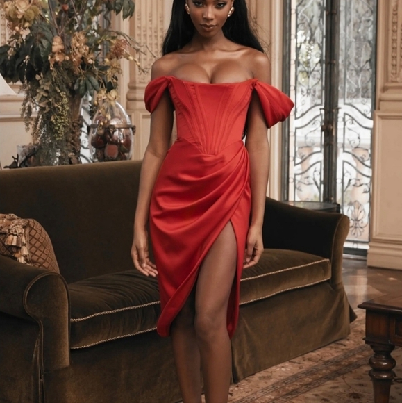 HOUSE OF CB Loretta off-shoulder satin midi dress L+ - Picture 4 of 17